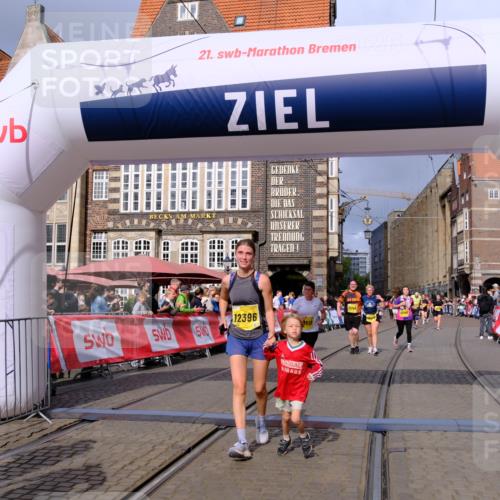 13.09.2026 - 21. swb-Marathon Bremen Tim E. http://msf.ph/oto/10341837 13.09.2026 11:11:28 Ziel 10313, 10419, 10527, 10611, 10644, 10653, 11062, 11141, 11231, 11458, 11483, 11679, 11691, 11745, 11993, 12148, 12396, 12401, 12507 meine-sportfotos.de