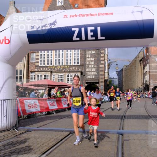 13.09.2026 - 21. swb-Marathon Bremen Tim E. http://msf.ph/oto/10341847 13.09.2026 11:11:28 Ziel 10313, 10419, 10527, 10611, 10644, 10653, 11062, 11141, 11231, 11458, 11483, 11679, 11691, 11745, 11993, 12148, 12396, 12401, 12507 meine-sportfotos.de