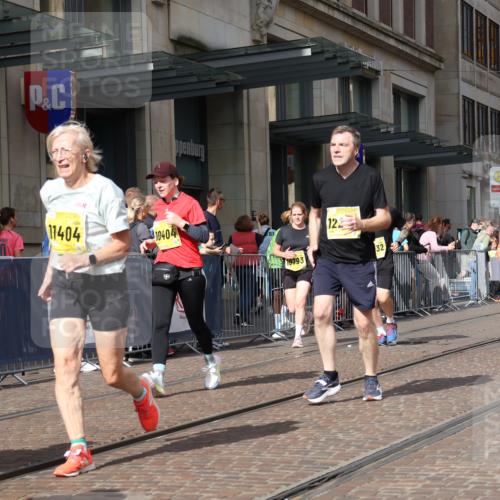 13.09.2026 - 21. swb-Marathon Bremen Strokosch-Dieckow http://msf.ph/oto/10341860 13.09.2026 11:07:56 Ziel 10135, 10188, 10404, 10493, 10767, 10793, 10851, 10859, 11032, 11044, 11124, 11263, 11378, 11404, 11509, 11659, 11831, 11833, 11958, 12073, 12160, 12164, 12248, 12315, 12325, 12384, 12389, 10139, 10363, 10364, 10580, 10595, 10660, 10661, 10674, 10830, 10871, 10907, 10935, 10937, 11037, 11044, 11223, 11378, 11515, 11643, 11924, 11934, 12024, 12031, 12066, 12097, 12167, 12168, 12194, 12307, 12511, 12512 meine-sportfotos.de