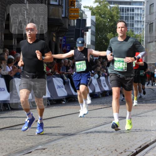 13.09.2026 - 21. swb-Marathon Bremen Strokosch-Dieckow http://msf.ph/oto/10341864 13.09.2026 13:27:00 Ziel 1368, 2779, 3526, 3852, 3893, 4077, 4441, 4598, 5054, 5937, 6289, 6375, 6548, 6580, 8112, 9260, 9551, 13097, 1493, 1494, 2454, 3273, 4121, 4397, 4558, 4563, 6776, 7072, 7849, 8219, 9159, 9343, 9511, 9854, 9878, 10112, 10113 meine-sportfotos.de