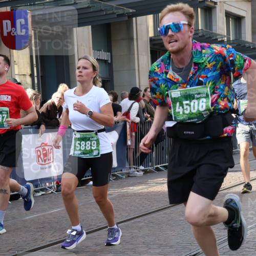 13.09.2026 - 21. swb-Marathon Bremen Strokosch-Dieckow http://msf.ph/oto/10341895 13.09.2026 13:28:03 Ziel 178, 210, 1239, 1380, 1460, 2047, 2764, 2977, 3028, 3114, 3294, 3334, 3597, 4250, 4506, 5250, 5360, 5683, 5889, 6182, 8429, 8483, 8570, 9064, 9167, 9168, 9543, 9549, 9738, 9881, 440, 488, 534, 762, 1343, 1456, 1932, 3135, 3480, 3576, 3970, 4106, 4133, 4265, 4496, 4744, 5462, 6468, 6522, 7042, 7138, 7358, 7926, 8188, 8351, 8656, 9067, 9145, 9494, 13069, 13198 meine-sportfotos.de