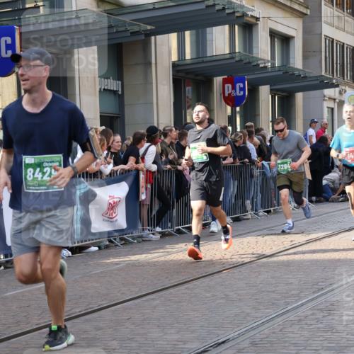 13.09.2026 - 21. swb-Marathon Bremen Strokosch-Dieckow http://msf.ph/oto/10341986 13.09.2026 13:28:05 Ziel 178, 210, 1239, 1380, 1460, 2047, 2764, 2977, 3028, 3114, 3294, 3334, 3597, 4250, 4506, 5250, 5360, 5683, 5889, 6182, 8429, 8483, 8570, 9064, 9543, 9549, 9738, 9881, 440, 488, 534, 762, 1343, 1456, 1932, 3135, 3480, 3576, 4106, 4133, 4265, 4744, 5462, 6468, 6522, 7042, 7138, 7358, 7926, 8188, 8351, 8656, 9067, 9145, 9167, 9168, 9494, 9881, 13069, 13198 meine-sportfotos.de