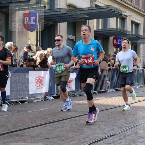 13.09.2026 - 21. swb-Marathon Bremen Strokosch-Dieckow http://msf.ph/oto/10342048 13.09.2026 13:28:07 Ziel 178, 210, 1239, 1380, 1460, 2047, 2764, 2977, 3028, 3114, 3294, 3334, 3597, 4250, 4506, 5250, 5683, 5889, 6182, 6914, 6957, 8429, 8483, 8570, 9064, 9549, 9738, 488, 534, 762, 1343, 1456, 3135, 3480, 3576, 4106, 4133, 4265, 4744, 5360, 5462, 6468, 6522, 7042, 7926, 8188, 8351, 8656, 9067, 9145, 9167, 9168, 9543, 9738, 9881, 13069, 13198 meine-sportfotos.de