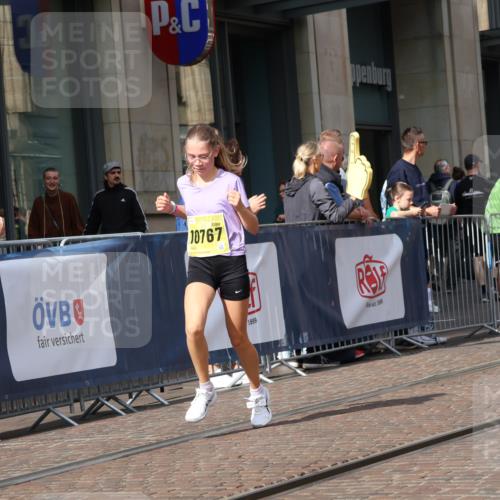 13.09.2026 - 21. swb-Marathon Bremen Strokosch-Dieckow http://msf.ph/oto/10342068 13.09.2026 11:08:01 Ziel 10135, 10188, 10404, 10493, 10767, 10793, 10851, 10859, 11032, 11124, 11263, 11509, 11560, 11561, 11659, 11888, 11968, 12073, 12160, 12164, 12315, 12325, 12384, 12389, 12410, 10139, 10404, 10493, 10595, 10660, 10661, 10674, 10830, 10871, 10937, 11037, 11044, 11378, 11404, 11515, 11659, 11831, 11833, 11958, 12024, 12031, 12066, 12097, 12160, 12194, 12248, 12307, 12389, 12511, 12512 meine-sportfotos.de