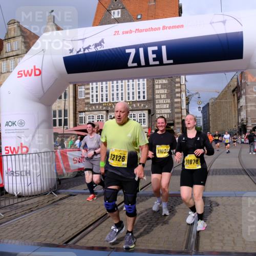 13.09.2026 - 21. swb-Marathon Bremen Tim E. http://msf.ph/oto/10342076 13.09.2026 11:11:41 Ziel 10419, 10510, 10546, 10611, 10977, 11036, 11216, 11231, 11289, 11458, 11702, 11745, 11870, 12126, 12148, 12220, 12311, 12464, 12508 meine-sportfotos.de