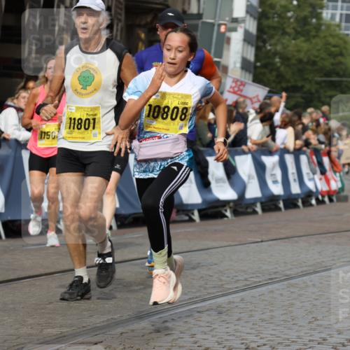 13.09.2026 - 21. swb-Marathon Bremen Strokosch-Dieckow http://msf.ph/oto/10342173 13.09.2026 10:51:21 Ziel 10200, 10537, 10808, 11087, 11170, 11339, 11537, 11625, 11626, 12004, 12179, 12303, 12351, 12407, 12560, 10334, 10544, 10763, 10825, 10862, 10984, 11145, 11787, 12424, 12548, 13631 meine-sportfotos.de