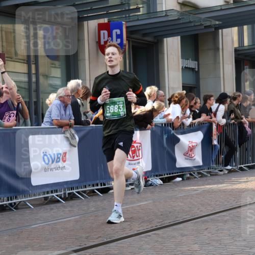 13.09.2026 - 21. swb-Marathon Bremen Strokosch-Dieckow http://msf.ph/oto/10342214 13.09.2026 13:28:13 Ziel 178, 210, 613, 1239, 1380, 1460, 1914, 2047, 2764, 3028, 3294, 3597, 4102, 4250, 4564, 5250, 5683, 6914, 6957, 8429, 8483, 8570, 8938, 9064, 9176, 9549, 13012, 488, 1343, 1456, 1460, 2977, 3114, 3334, 3480, 3576, 4265, 4506, 5250, 5360, 5462, 5889, 6182, 6468, 7926, 8188, 8656, 9067, 9145, 9167, 9168, 9543, 9738, 9881, 13069 meine-sportfotos.de