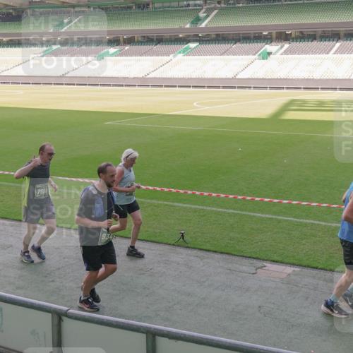 13.09.2026 - 21. swb-Marathon Bremen Michael Burmester http://msf.ph/oto/10342220 13.09.2026 13:25:15 Laufen im Stadion 137, 182, 213, 294, 505, 530, 543, 548, 645, 721, 723, 739, 743, 752, 815, 818, 966, 1273, 1283, 1410, 1443, 1459, 1463, 1471, 1487, 1491, 1504, 1515, 1530, 1561, 1744, 1828, 1830, 1944, 1953, 2058, 2059, 2095, 2211, 2252, 2267, 2271, 2298, 2308, 2312, 2323, 2354, 2382, 2384, 2465, 2483, 2497, 2503, 2506, 2554, 2571, 2591, 2644, 2752, 2762, 2776, 2833, 2878, 2896, 2981, 3005, 3062, 3097, 3142, 3172, 3211, 3259, 3289, 3298, 3306, 3312, 3329, 3381, 3390 meine-sportfotos.de