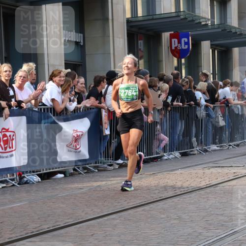 13.09.2026 - 21. swb-Marathon Bremen Strokosch-Dieckow http://msf.ph/oto/10342229 13.09.2026 13:28:15 Ziel 178, 210, 613, 1239, 1380, 1914, 2047, 2764, 3028, 3294, 3348, 3597, 4102, 4250, 4564, 5683, 6914, 6957, 7263, 8429, 8483, 8570, 8938, 9064, 9176, 9549, 13012, 488, 1343, 1456, 1460, 2977, 3114, 3334, 3480, 4506, 5250, 5360, 5462, 5889, 6182, 7926, 8188, 8656, 9067, 9145, 9167, 9168, 9543, 9738, 9881, 13069 meine-sportfotos.de