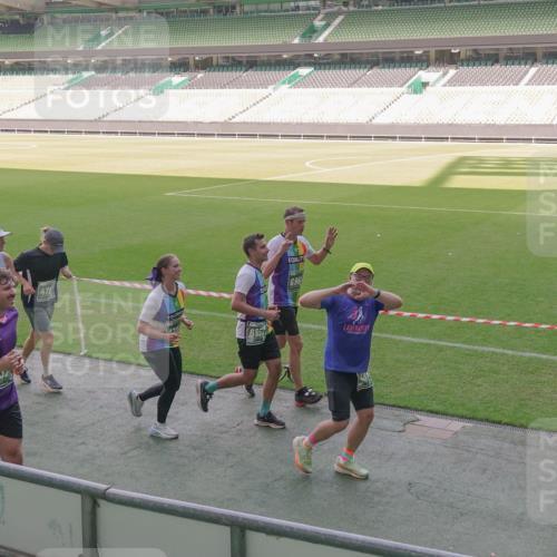 13.09.2026 - 21. swb-Marathon Bremen Michael Burmester http://msf.ph/oto/10342239 13.09.2026 13:25:18 Laufen im Stadion 137, 182, 213, 294, 505, 530, 543, 548, 645, 723, 739, 743, 752, 815, 818, 966, 1273, 1283, 1410, 1443, 1459, 1463, 1471, 1487, 1491, 1504, 1515, 1530, 1561, 1618, 1744, 1828, 1830, 1944, 1953, 2058, 2059, 2095, 2211, 2252, 2267, 2271, 2298, 2308, 2312, 2323, 2354, 2382, 2384, 2465, 2483, 2497, 2503, 2506, 2554, 2571, 2591, 2644, 2656, 2675, 2752, 2762, 2776, 2833, 2878, 2896, 2981, 3005, 3062, 3097, 3142, 3172, 3211, 3259, 3298, 3306, 3312, 3329, 3381, 3390, 3433 meine-sportfotos.de