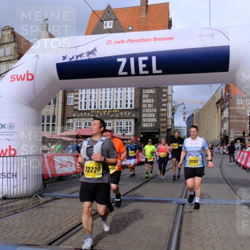 13.09.2026 - 21. swb-Marathon Bremen Tim E. http://msf.ph/oto/10342250 13.09.2026 11:11:47 Ziel 10155, 10510, 10511, 10546, 10552, 10977, 11036, 11216, 11289, 11458, 11533, 11702, 11870, 11927, 12082, 12126, 12220, 12286, 12311, 12336, 12464, 12508, 12553 meine-sportfotos.de