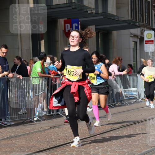 13.09.2026 - 21. swb-Marathon Bremen Strokosch-Dieckow http://msf.ph/oto/10342252 13.09.2026 11:08:06 Ziel 10135, 10188, 10229, 10793, 10851, 11032, 11065, 11124, 11263, 11509, 11560, 11561, 11678, 11888, 11968, 12073, 12164, 12315, 12325, 12410, 12516, 10139, 10404, 10493, 10660, 10661, 10674, 10767, 10830, 10859, 10871, 10937, 11044, 11378, 11404, 11515, 11659, 11831, 11833, 11958, 12024, 12031, 12066, 12097, 12160, 12248, 12384, 12389, 12511, 12512 meine-sportfotos.de