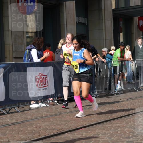 13.09.2026 - 21. swb-Marathon Bremen Strokosch-Dieckow http://msf.ph/oto/10342321 13.09.2026 11:08:08 Ziel 10135, 10188, 10229, 10851, 11065, 11124, 11263, 11509, 11560, 11561, 11678, 11888, 11968, 12073, 12162, 12164, 12315, 12325, 12410, 12516, 10139, 10404, 10493, 10660, 10661, 10674, 10767, 10793, 10859, 10937, 11032, 11044, 11263, 11378, 11404, 11659, 11831, 11833, 11958, 12024, 12031, 12066, 12160, 12248, 12384, 12389, 12511, 12512 meine-sportfotos.de