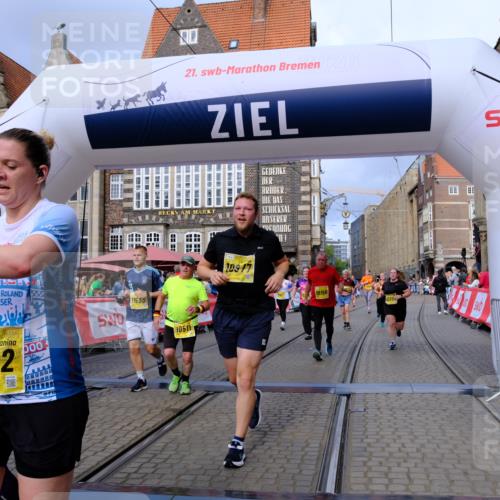 13.09.2026 - 21. swb-Marathon Bremen Tim E. http://msf.ph/oto/10342334 13.09.2026 11:11:50 Ziel 10155, 10510, 10511, 10546, 10552, 10977, 11036, 11216, 11239, 11289, 11533, 11702, 11870, 11927, 12082, 12126, 12220, 12286, 12311, 12336, 12464, 12508, 12553 meine-sportfotos.de