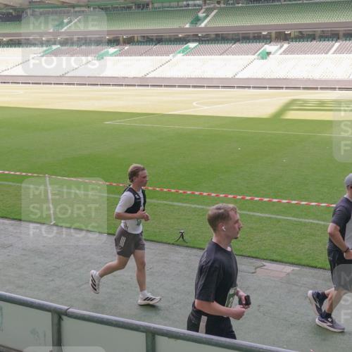 13.09.2026 - 21. swb-Marathon Bremen Michael Burmester http://msf.ph/oto/10342379 13.09.2026 13:25:39 Laufen im Stadion 202, 213, 294, 505, 530, 543, 548, 645, 723, 752, 815, 818, 966, 1283, 1410, 1443, 1459, 1463, 1473, 1487, 1491, 1504, 1515, 1530, 1561, 1618, 1744, 1828, 1830, 1953, 2058, 2059, 2095, 2211, 2267, 2271, 2298, 2308, 2312, 2323, 2354, 2382, 2384, 2483, 2497, 2506, 2508, 2554, 2558, 2591, 2592, 2644, 2656, 2675, 2752, 2762, 2817, 2833, 2878, 2896, 2970, 2981, 3005, 3047, 3062, 3097, 3142, 3172, 3211, 3259, 3298, 3306, 3329, 3359, 3381, 3390, 3433, 3851 meine-sportfotos.de