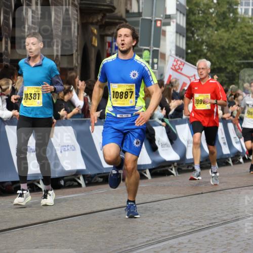 13.09.2026 - 21. swb-Marathon Bremen Strokosch-Dieckow http://msf.ph/oto/10342406 13.09.2026 10:51:29 Ziel 10200, 10471, 10515, 10808, 10887, 11339, 11503, 11537, 11625, 11626, 11801, 11973, 12051, 12133, 12303, 12407, 12552, 10162, 10281, 10334, 10348, 10467, 11145, 11273, 11542, 11787, 12329 meine-sportfotos.de