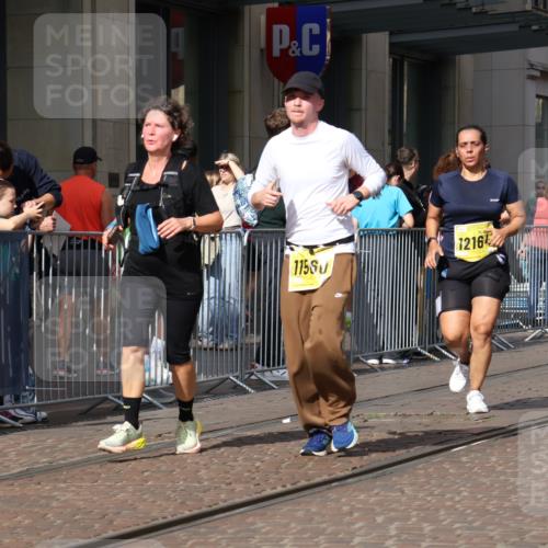 13.09.2026 - 21. swb-Marathon Bremen Strokosch-Dieckow http://msf.ph/oto/10342414 13.09.2026 11:08:13 Ziel 10229, 10399, 10609, 11065, 11124, 11358, 11509, 11560, 11561, 11678, 11834, 11888, 11968, 12073, 12162, 12164, 12315, 12410, 12516, 10135, 10139, 10188, 10404, 10493, 10660, 10767, 10793, 10851, 10859, 11032, 11044, 11263, 11378, 11404, 11659, 11831, 11833, 11958, 12031, 12066, 12160, 12248, 12325, 12384, 12389 meine-sportfotos.de