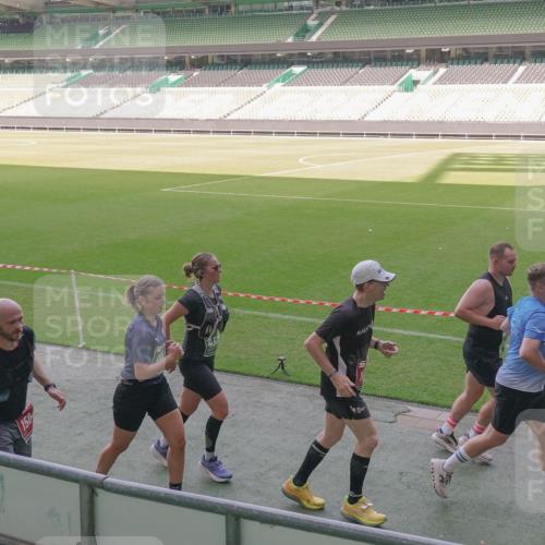 13.09.2026 - 21. swb-Marathon Bremen Michael Burmester http://msf.ph/oto/10342447 13.09.2026 13:25:47 Laufen im Stadion 202, 213, 294, 505, 530, 543, 645, 723, 815, 818, 966, 1077, 1283, 1410, 1443, 1459, 1463, 1473, 1487, 1491, 1504, 1515, 1530, 1561, 1618, 1744, 1828, 1830, 1953, 2058, 2059, 2095, 2211, 2267, 2271, 2298, 2308, 2312, 2323, 2354, 2382, 2384, 2497, 2506, 2508, 2554, 2558, 2576, 2591, 2592, 2644, 2656, 2675, 2752, 2762, 2817, 2833, 2878, 2896, 2965, 2970, 2981, 3005, 3047, 3062, 3097, 3142, 3172, 3211, 3259, 3298, 3306, 3329, 3359, 3381, 3390, 3433, 3629, 3851 meine-sportfotos.de
