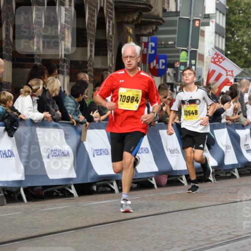 13.09.2026 - 21. swb-Marathon Bremen Strokosch-Dieckow http://msf.ph/oto/10342459 13.09.2026 10:51:31 Ziel 10471, 10515, 10808, 10887, 11339, 11503, 11537, 11625, 11626, 11801, 11973, 12051, 12133, 12303, 12552, 10162, 10281, 10348, 10467, 11273, 11542, 11733, 11787, 12329 meine-sportfotos.de