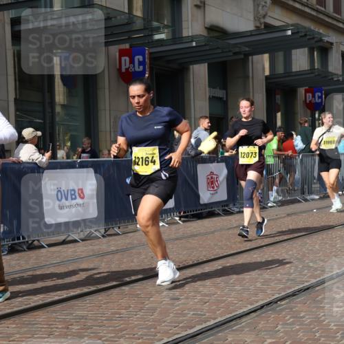 13.09.2026 - 21. swb-Marathon Bremen Strokosch-Dieckow http://msf.ph/oto/10342532 13.09.2026 11:08:17 Ziel 10229, 10399, 10609, 11065, 11124, 11358, 11421, 11560, 11561, 11678, 11710, 11718, 11834, 11888, 11968, 12073, 12162, 12164, 12315, 12410, 12516, 10135, 10139, 10188, 10404, 10493, 10767, 10793, 10851, 10859, 11032, 11044, 11263, 11378, 11404, 11509, 11659, 11831, 11833, 11958, 12031, 12066, 12160, 12248, 12315, 12325, 12384, 12389 meine-sportfotos.de