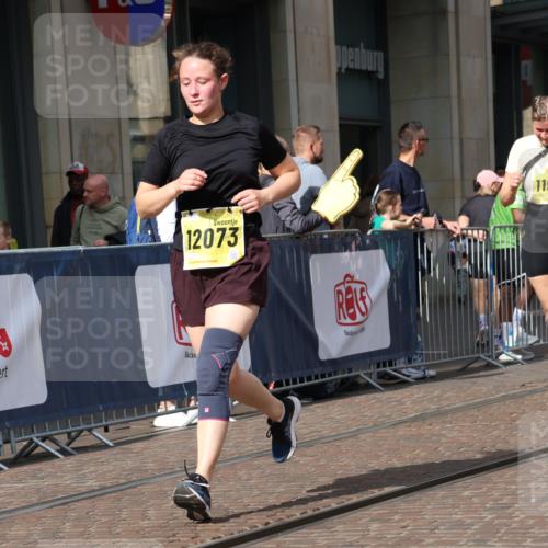 13.09.2026 - 21. swb-Marathon Bremen Strokosch-Dieckow http://msf.ph/oto/10342558 13.09.2026 11:08:17 Ziel 10229, 10399, 10609, 11065, 11124, 11358, 11421, 11560, 11561, 11678, 11710, 11718, 11834, 11888, 11968, 12073, 12162, 12164, 12315, 12410, 12516, 10135, 10139, 10188, 10404, 10493, 10767, 10793, 10851, 10859, 11032, 11044, 11263, 11378, 11404, 11509, 11659, 11831, 11833, 11958, 12031, 12066, 12160, 12248, 12315, 12325, 12384, 12389 meine-sportfotos.de