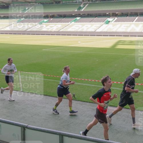 13.09.2026 - 21. swb-Marathon Bremen Michael Burmester http://msf.ph/oto/10342561 13.09.2026 13:26:00 Laufen im Stadion 202, 213, 294, 390, 505, 530, 543, 645, 723, 815, 818, 833, 966, 1077, 1283, 1410, 1443, 1459, 1473, 1487, 1491, 1504, 1515, 1530, 1561, 1618, 1744, 1828, 1830, 1953, 2058, 2059, 2211, 2267, 2271, 2273, 2298, 2308, 2309, 2354, 2382, 2384, 2428, 2497, 2506, 2508, 2554, 2558, 2576, 2582, 2591, 2592, 2644, 2656, 2675, 2752, 2762, 2817, 2833, 2878, 2896, 2965, 2970, 2981, 3005, 3047, 3062, 3084, 3097, 3142, 3172, 3211, 3259, 3306, 3329, 3359, 3390, 3433, 3629, 3851 meine-sportfotos.de