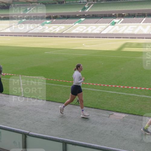13.09.2026 - 21. swb-Marathon Bremen Michael Burmester http://msf.ph/oto/10342566 13.09.2026 13:26:01 Laufen im Stadion 202, 213, 294, 390, 505, 530, 543, 645, 815, 818, 833, 966, 1077, 1283, 1410, 1443, 1459, 1473, 1487, 1491, 1504, 1515, 1530, 1561, 1618, 1744, 1828, 1830, 1953, 2058, 2059, 2267, 2271, 2273, 2298, 2308, 2309, 2354, 2382, 2384, 2428, 2497, 2506, 2508, 2554, 2558, 2576, 2582, 2591, 2592, 2644, 2656, 2675, 2752, 2762, 2817, 2833, 2878, 2896, 2965, 2970, 2981, 3005, 3047, 3062, 3084, 3097, 3142, 3172, 3211, 3259, 3306, 3329, 3359, 3390, 3433, 3629, 3851 meine-sportfotos.de