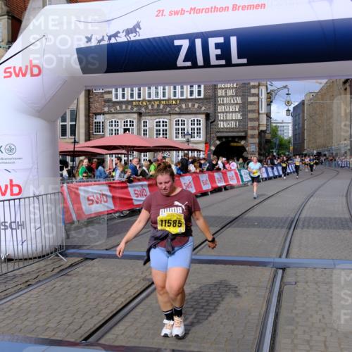 13.09.2026 - 21. swb-Marathon Bremen Tim E. http://msf.ph/oto/10342605 13.09.2026 11:12:21 Ziel 10490, 10582, 11585, 12012 meine-sportfotos.de