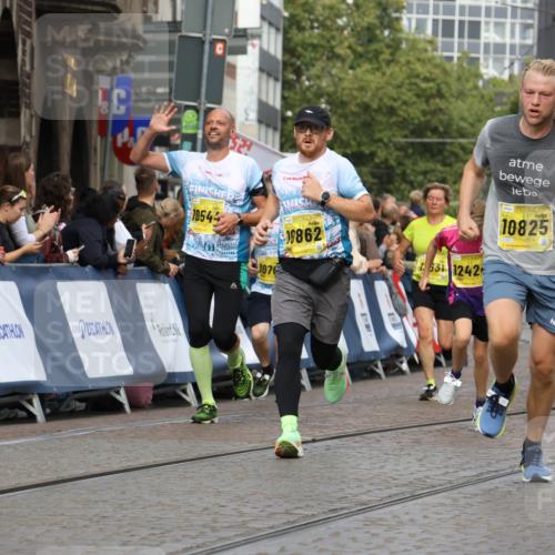 13.09.2026 - 21. swb-Marathon Bremen Strokosch-Dieckow http://msf.ph/oto/10342614 13.09.2026 10:51:33 Ziel 10381, 10471, 10515, 10808, 10887, 11339, 11503, 11537, 11801, 11973, 12051, 12133, 12552, 10162, 10183, 10281, 10348, 10467, 10641, 11273, 11542, 11733, 11777, 12329 meine-sportfotos.de