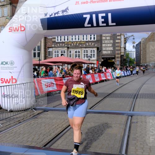 13.09.2026 - 21. swb-Marathon Bremen Tim E. http://msf.ph/oto/10342616 13.09.2026 11:12:21 Ziel 10490, 10582, 11585, 12012 meine-sportfotos.de