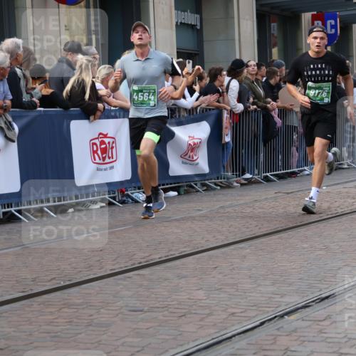 13.09.2026 - 21. swb-Marathon Bremen Strokosch-Dieckow http://msf.ph/oto/10342662 13.09.2026 13:28:29 Ziel 430, 613, 722, 725, 936, 1014, 1914, 2276, 2378, 2851, 2891, 3348, 3419, 3444, 3665, 4102, 4564, 5267, 5531, 5691, 5865, 6099, 6817, 6914, 6937, 6955, 6957, 7134, 7263, 7527, 8938, 8984, 8985, 9176, 9562, 13012, 13174, 178, 210, 1239, 1380, 1460, 2047, 2764, 2977, 3028, 3114, 3294, 3334, 3597, 4250, 4506, 5250, 5360, 5683, 5889, 6182, 8429, 8483, 8570, 9064, 9167, 9168, 9543, 9549, 9738, 9881 meine-sportfotos.de