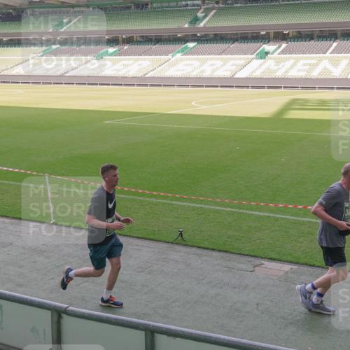 13.09.2026 - 21. swb-Marathon Bremen Michael Burmester http://msf.ph/oto/10342676 13.09.2026 13:26:19 Laufen im Stadion 186, 202, 213, 364, 390, 505, 530, 543, 645, 815, 818, 833, 966, 1077, 1283, 1410, 1443, 1459, 1473, 1487, 1504, 1530, 1561, 1618, 1700, 1744, 1828, 1830, 1953, 2058, 2059, 2271, 2273, 2298, 2308, 2309, 2354, 2382, 2384, 2388, 2404, 2428, 2506, 2508, 2542, 2558, 2576, 2582, 2591, 2592, 2656, 2675, 2748, 2752, 2762, 2817, 2833, 2878, 2896, 2965, 2970, 2981, 3005, 3047, 3050, 3062, 3084, 3097, 3142, 3172, 3211, 3259, 3329, 3359, 3390, 3433, 3540, 3629, 3756, 3851 meine-sportfotos.de