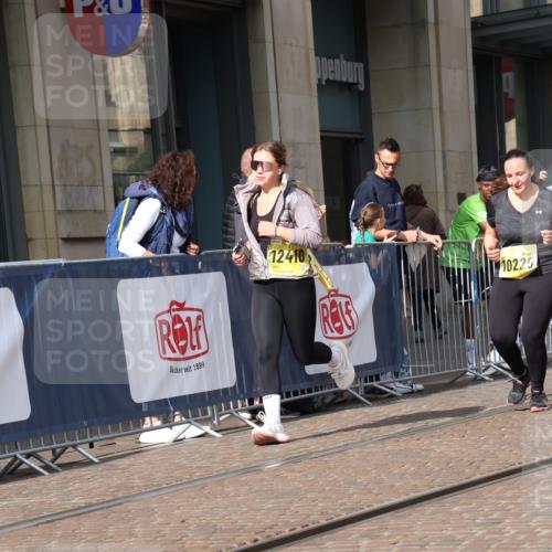 13.09.2026 - 21. swb-Marathon Bremen Strokosch-Dieckow http://msf.ph/oto/10342683 13.09.2026 11:08:21 Ziel 10229, 10399, 10469, 10609, 11065, 11358, 11421, 11560, 11561, 11678, 11710, 11718, 11834, 11888, 11968, 12162, 12164, 12256, 12410, 12516, 12517, 10135, 10188, 10404, 10493, 10767, 10793, 10851, 10859, 11032, 11044, 11124, 11263, 11378, 11404, 11509, 11659, 11831, 11833, 11958, 12073, 12160, 12164, 12248, 12315, 12325, 12384, 12389 meine-sportfotos.de