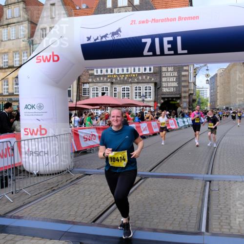 13.09.2026 - 21. swb-Marathon Bremen Tim E. http://msf.ph/oto/10342725 13.09.2026 11:12:38 Ziel 10213, 10406, 10414, 10909, 11052, 11633, 11716, 12012, 12327 meine-sportfotos.de