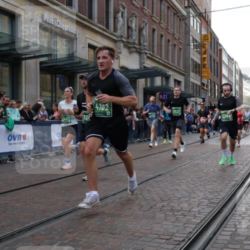 13.09.2026 - 21. swb-Marathon Bremen Strokosch-Dieckow http://msf.ph/oto/10342755 13.09.2026 13:28:32 Ziel 430, 565, 613, 687, 722, 725, 936, 1014, 1688, 1914, 2223, 2276, 2378, 2851, 2891, 3348, 3419, 3444, 3665, 3938, 4102, 4564, 5267, 5531, 5691, 5865, 6099, 6817, 6937, 6955, 7134, 7263, 7527, 8938, 8984, 8985, 9176, 9562, 13012, 13174, 178, 210, 1239, 1380, 1460, 2047, 2764, 2977, 3028, 3114, 3294, 3334, 3597, 4250, 4506, 5250, 5683, 5889, 6182, 6914, 6957, 8429, 8483, 8570, 9064, 9549, 9738 meine-sportfotos.de