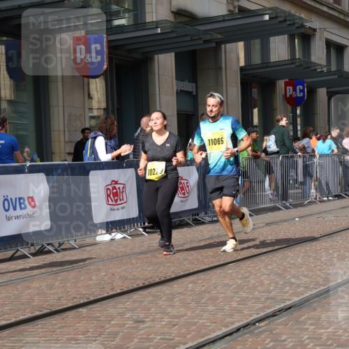 13.09.2026 - 21. swb-Marathon Bremen Strokosch-Dieckow http://msf.ph/oto/10342760 13.09.2026 11:08:22 Ziel 10229, 10399, 10469, 10609, 11065, 11358, 11421, 11434, 11560, 11561, 11678, 11710, 11718, 11834, 11888, 11968, 12162, 12256, 12353, 12410, 12516, 12517, 10135, 10188, 10404, 10493, 10767, 10793, 10851, 10859, 11032, 11124, 11263, 11404, 11509, 11560, 11561, 11659, 11831, 11833, 11958, 12073, 12160, 12164, 12248, 12315, 12325, 12384, 12389 meine-sportfotos.de