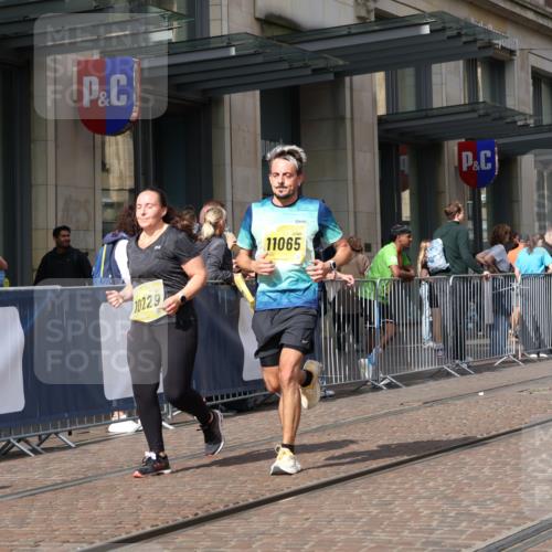 13.09.2026 - 21. swb-Marathon Bremen Strokosch-Dieckow http://msf.ph/oto/10342777 13.09.2026 11:08:22 Ziel 10229, 10399, 10469, 10609, 11065, 11358, 11421, 11434, 11560, 11561, 11678, 11710, 11718, 11834, 11888, 11968, 12162, 12256, 12353, 12410, 12516, 12517, 10135, 10188, 10404, 10493, 10767, 10793, 10851, 10859, 11032, 11124, 11263, 11404, 11509, 11560, 11561, 11659, 11831, 11833, 11958, 12073, 12160, 12164, 12248, 12315, 12325, 12384, 12389 meine-sportfotos.de