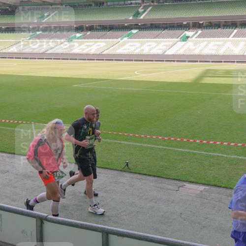 13.09.2026 - 21. swb-Marathon Bremen Michael Burmester http://msf.ph/oto/10342831 13.09.2026 13:26:37 Laufen im Stadion 186, 202, 364, 390, 530, 543, 645, 815, 818, 833, 966, 1077, 1283, 1410, 1412, 1443, 1459, 1473, 1487, 1530, 1561, 1608, 1618, 1700, 1744, 1828, 1953, 1961, 2058, 2059, 2273, 2298, 2308, 2309, 2354, 2382, 2384, 2388, 2404, 2428, 2507, 2508, 2542, 2558, 2576, 2582, 2591, 2592, 2656, 2675, 2725, 2748, 2752, 2762, 2817, 2875, 2878, 2896, 2923, 2965, 2970, 2981, 3045, 3047, 3050, 3062, 3073, 3084, 3097, 3172, 3184, 3259, 3329, 3359, 3433, 3540, 3592, 3629, 3756, 3851 meine-sportfotos.de