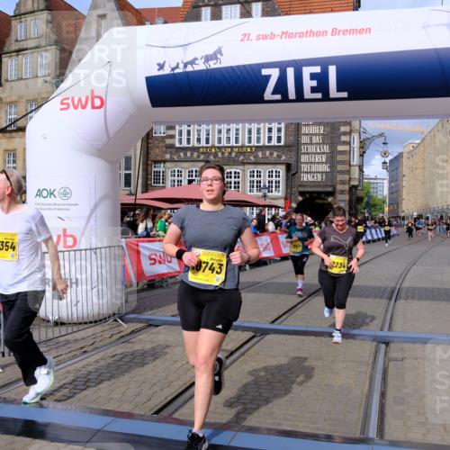 13.09.2026 - 21. swb-Marathon Bremen Tim E. http://msf.ph/oto/10342834 13.09.2026 11:12:57 Ziel 10354, 10743, 10874, 10875, 10909, 11090, 11657, 12234, 12423, 12497 meine-sportfotos.de