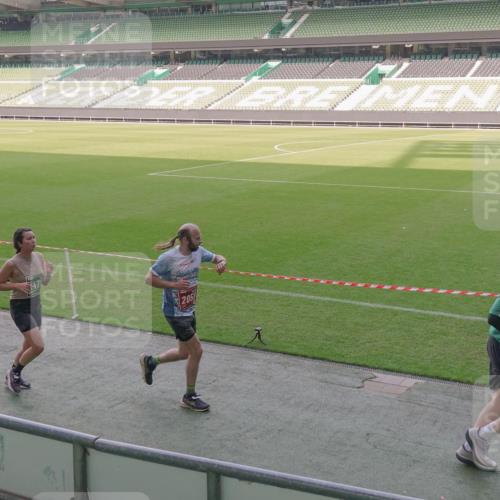 13.09.2026 - 21. swb-Marathon Bremen Michael Burmester http://msf.ph/oto/10342842 13.09.2026 13:26:43 Laufen im Stadion 186, 202, 364, 390, 530, 543, 645, 815, 818, 833, 966, 1077, 1283, 1410, 1412, 1443, 1459, 1473, 1487, 1530, 1561, 1608, 1618, 1700, 1744, 1769, 1828, 1953, 1961, 2058, 2273, 2298, 2308, 2309, 2382, 2384, 2388, 2404, 2428, 2507, 2508, 2542, 2558, 2576, 2582, 2591, 2592, 2656, 2675, 2725, 2748, 2752, 2762, 2817, 2875, 2878, 2923, 2965, 2970, 2981, 3045, 3047, 3050, 3062, 3073, 3084, 3097, 3172, 3184, 3259, 3329, 3359, 3433, 3540, 3592, 3629, 3756, 3851, 3907 meine-sportfotos.de