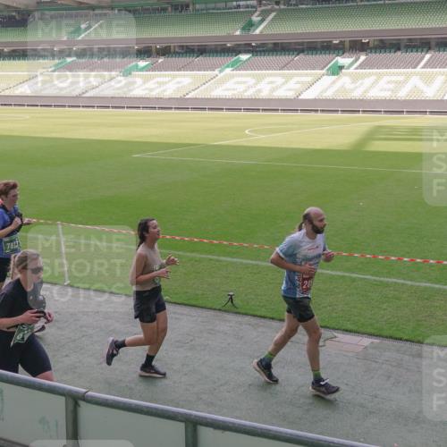 13.09.2026 - 21. swb-Marathon Bremen Michael Burmester http://msf.ph/oto/10342850 13.09.2026 13:26:44 Laufen im Stadion 186, 202, 364, 390, 530, 543, 645, 818, 833, 966, 1077, 1283, 1410, 1412, 1443, 1459, 1473, 1487, 1530, 1561, 1608, 1618, 1700, 1744, 1769, 1828, 1953, 1961, 2058, 2273, 2298, 2308, 2309, 2382, 2384, 2388, 2404, 2428, 2507, 2508, 2542, 2558, 2576, 2582, 2591, 2592, 2656, 2675, 2725, 2748, 2762, 2817, 2875, 2878, 2923, 2965, 2970, 2981, 3045, 3047, 3050, 3062, 3073, 3084, 3097, 3172, 3184, 3359, 3433, 3540, 3592, 3629, 3756, 3851, 3907, 3978 meine-sportfotos.de
