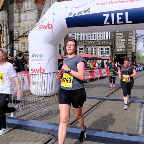 13.09.2026 - 21. swb-Marathon Bremen Tim E. http://msf.ph/oto/10342861 13.09.2026 11:12:57 Ziel 10354, 10743, 10874, 10875, 10909, 11090, 11657, 12234, 12423, 12497 meine-sportfotos.de