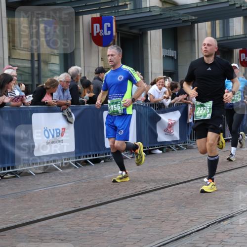 13.09.2026 - 21. swb-Marathon Bremen Strokosch-Dieckow http://msf.ph/oto/10342874 13.09.2026 13:28:35 Ziel 430, 565, 687, 722, 725, 936, 1014, 1274, 1688, 2223, 2276, 2378, 2851, 2891, 3348, 3419, 3444, 3665, 3938, 4102, 4564, 5225, 5267, 5531, 5691, 5865, 6099, 6817, 6937, 6955, 7134, 7263, 7527, 8984, 8985, 9562, 13012, 13174, 178, 210, 613, 1239, 1380, 1460, 1914, 2047, 2764, 2977, 3028, 3294, 3597, 4250, 4564, 5250, 5683, 5889, 6914, 6957, 8429, 8483, 8570, 8938, 9064, 9176, 9549, 13012 meine-sportfotos.de