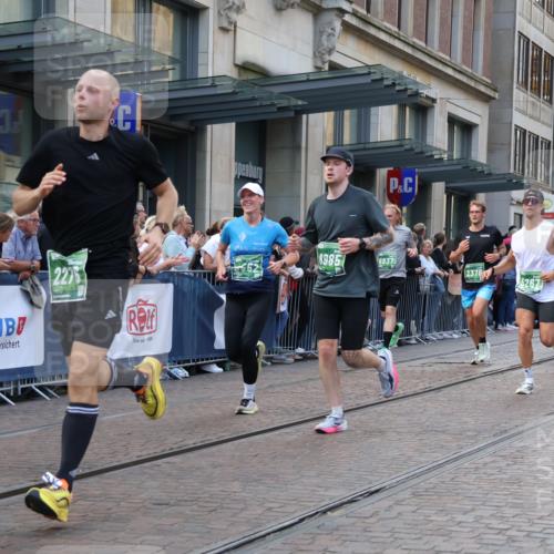 13.09.2026 - 21. swb-Marathon Bremen Strokosch-Dieckow http://msf.ph/oto/10342901 13.09.2026 13:28:36 Ziel 430, 565, 687, 722, 725, 936, 1014, 1274, 1688, 2223, 2276, 2378, 2851, 2891, 3348, 3419, 3444, 3665, 3938, 4102, 4590, 5225, 5267, 5531, 5691, 5865, 6099, 6817, 6937, 6955, 7134, 7263, 7527, 8984, 8985, 9562, 13174, 178, 210, 613, 1239, 1380, 1460, 1914, 2047, 2764, 2977, 3028, 3294, 3597, 4102, 4250, 4564, 5250, 5683, 5889, 6914, 6957, 8429, 8483, 8570, 8938, 9064, 9176, 9549, 13012 meine-sportfotos.de