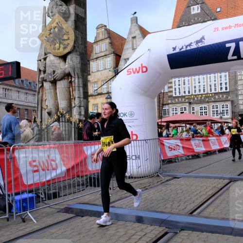 13.09.2026 - 21. swb-Marathon Bremen Tim E. http://msf.ph/oto/10342902 13.09.2026 11:13:08 Ziel 10483, 11606, 11657, 11671, 11832, 12050, 12234, 12423 meine-sportfotos.de