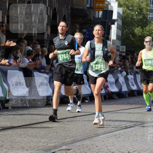 13.09.2026 - 21. swb-Marathon Bremen Strokosch-Dieckow http://msf.ph/oto/10342906 13.09.2026 13:27:16 Ziel 531, 946, 1493, 1494, 2089, 3076, 3302, 3510, 3527, 3893, 4327, 4397, 4441, 4563, 4919, 5054, 5689, 5937, 5943, 6314, 6455, 6580, 7027, 7072, 7246, 7317, 8303, 9150, 9511, 9551, 9854, 9878, 13097, 242, 593, 940, 1373, 1574, 2345, 3385, 3496, 5220, 5290, 5358, 5616, 6071, 6288, 6306, 7110, 9760, 13147 meine-sportfotos.de