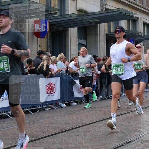13.09.2026 - 21. swb-Marathon Bremen Strokosch-Dieckow http://msf.ph/oto/10342959 13.09.2026 13:28:37 Ziel 394, 430, 565, 687, 722, 725, 936, 1014, 1274, 1688, 2070, 2223, 2276, 2378, 2851, 2891, 3348, 3419, 3444, 3665, 3938, 4590, 5225, 5267, 5531, 5691, 5865, 6099, 6817, 6937, 6955, 7134, 7263, 7527, 8984, 8985, 9562, 13174, 178, 210, 613, 1239, 1380, 1460, 1914, 2047, 2764, 2977, 3028, 3294, 3597, 4102, 4250, 4564, 5250, 5683, 6914, 6957, 8429, 8483, 8570, 8938, 9064, 9176, 9549, 13012 meine-sportfotos.de