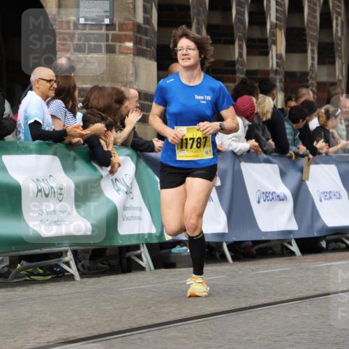 13.09.2026 - 21. swb-Marathon Bremen Strokosch-Dieckow http://msf.ph/oto/10342960 13.09.2026 10:51:41 Ziel 10334, 10381, 10471, 10515, 10544, 10763, 10825, 10862, 10887, 10984, 11145, 11503, 11801, 11973, 12051, 12133, 12424, 12548, 12552, 13631, 10162, 10183, 10281, 10467, 10641, 11273, 11277, 11542, 11685, 11733, 11777, 11784, 11962, 12349 meine-sportfotos.de