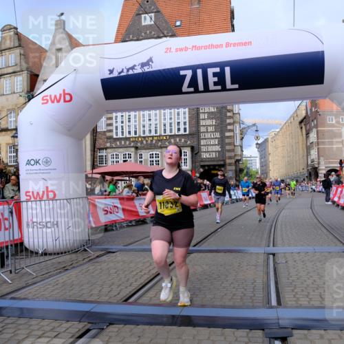 13.09.2026 - 21. swb-Marathon Bremen Tim E. http://msf.ph/oto/10342971 13.09.2026 11:13:11 Ziel 10483, 10893, 11606, 11627, 11671, 11832, 12050, 12060, 12423 meine-sportfotos.de