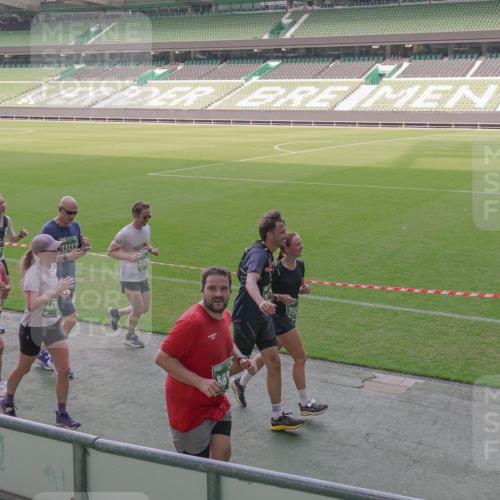 13.09.2026 - 21. swb-Marathon Bremen Michael Burmester http://msf.ph/oto/10343009 13.09.2026 13:27:02 Laufen im Stadion 186, 202, 357, 364, 390, 530, 597, 645, 726, 833, 888, 1077, 1283, 1412, 1443, 1473, 1487, 1530, 1608, 1618, 1700, 1744, 1769, 1828, 1961, 1984, 2236, 2273, 2298, 2309, 2382, 2384, 2388, 2404, 2428, 2507, 2508, 2542, 2558, 2576, 2582, 2592, 2656, 2675, 2725, 2748, 2817, 2875, 2876, 2923, 2965, 2970, 3045, 3047, 3050, 3062, 3073, 3084, 3097, 3172, 3184, 3219, 3359, 3433, 3540, 3592, 3629, 3756, 3851, 3885, 3907, 3978, 4457, 4660 meine-sportfotos.de